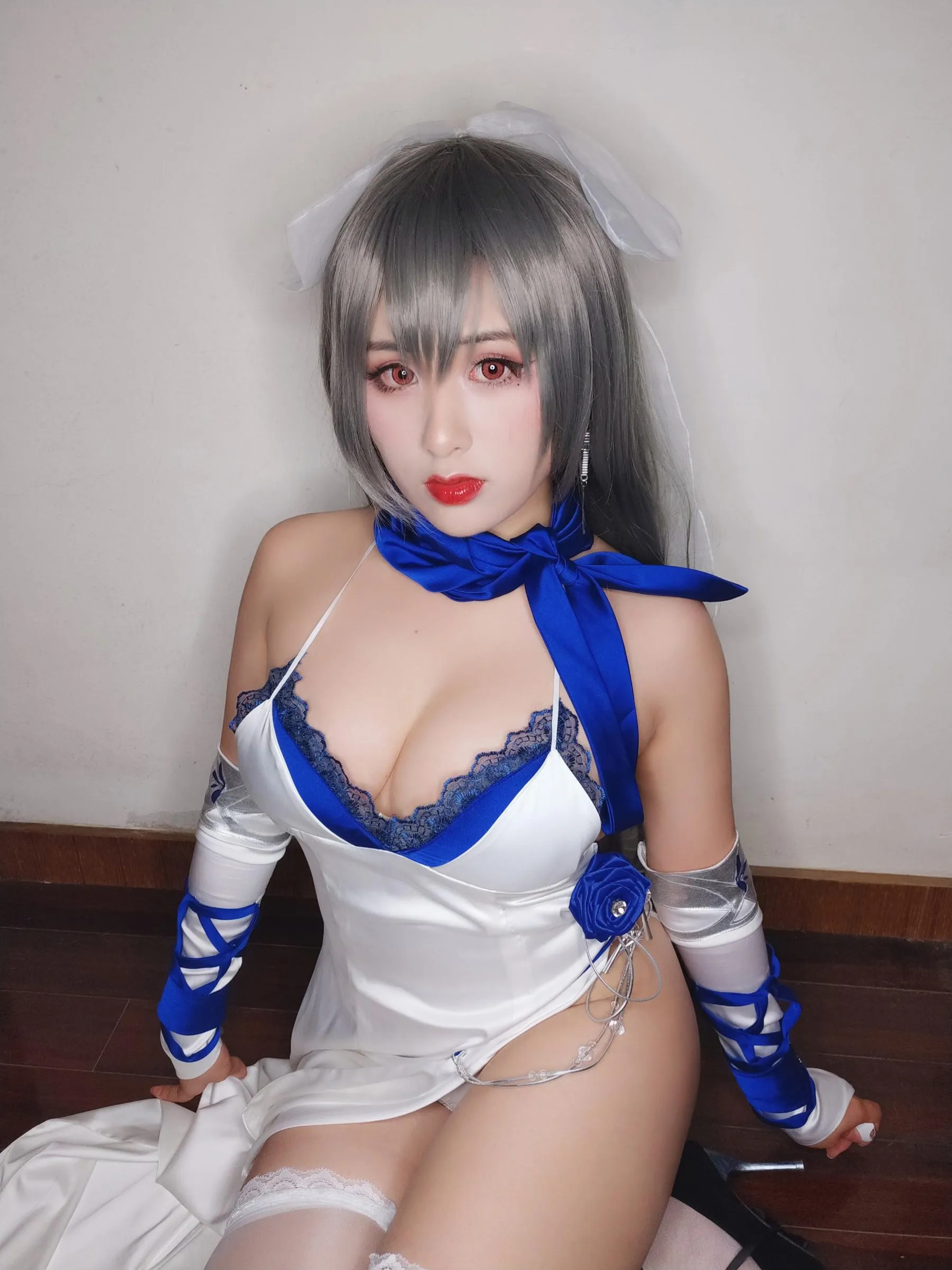 柘烟Zuken – NO.09 路易九世礼服自拍 [39P]插图7